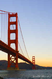 ggbridgeonly-fromfortpt.40mm-vertical.predawn.psadj.KI8Q1603.jpg (133936 bytes)